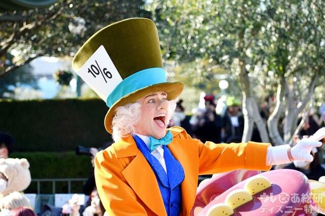 東京ディズニーランド「イッツ・ア・スウィーツフルタイム!」の模様:「ディズニー・パルパルーザ」第3弾「ヴァネロペのスウィーツ・ポップ・ワールド」