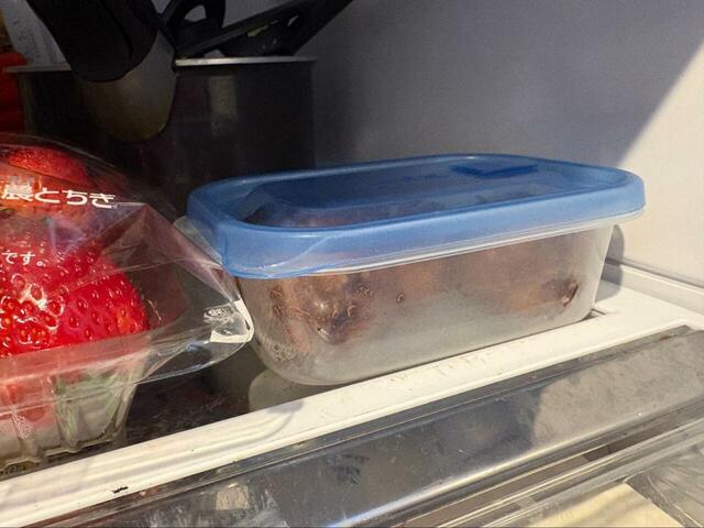 【ロピア 自家製肉団子(黒酢あん)】冷蔵庫に保存して、夜に家族みんなで食べるのもいいですね