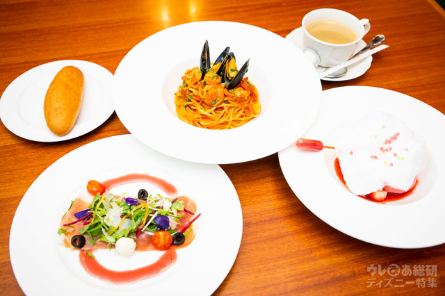 東京ディズニーリゾート35周年“Happiest Celebration!”グランドフィナーレ スペシャルコース 2,480円｜東京ディズニーランド「イーストサイド・カフェ」