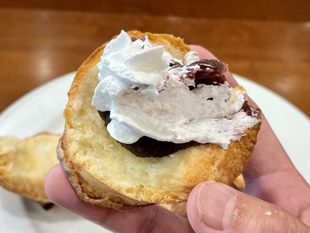 【喫茶 ミモザ】スコーンにあんことホイップクリームをつけていただきました