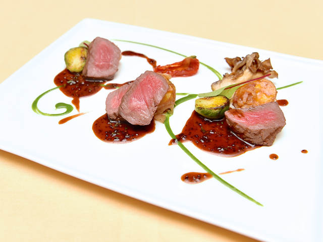 「エンパイア・グリル」エンパイアランチ オリジナルピン付き|ディズニーアンバサダーホテル 2016年「アナとエルサのフローズンファンタジー」