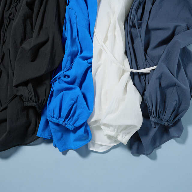 WOMEN「コットンシアーボリュームブラウス」各￥2,990