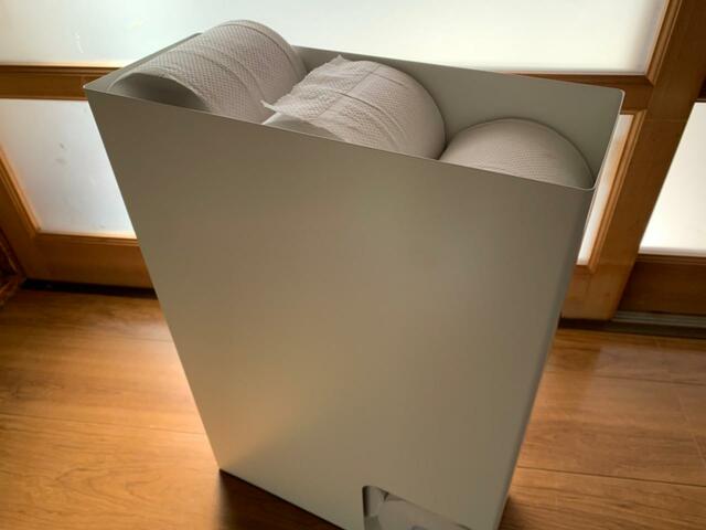 【山崎実業 トイレットペーパーストッカー ホワイト】3倍巻きだと12ロールは入らない場合も