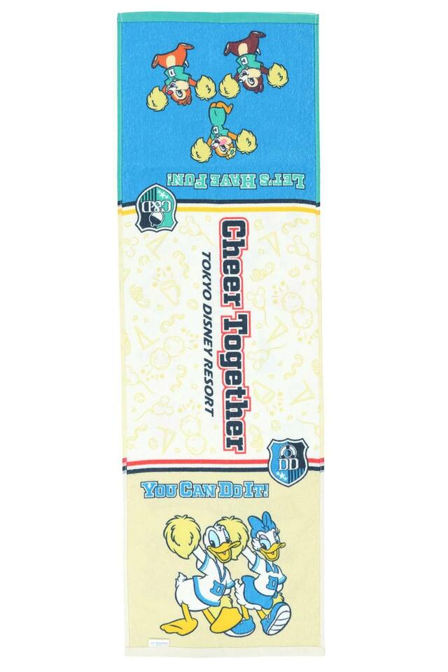 フェイスタオルロング 2,500円|東京ディズニーリゾート「ポンポンを持ったミッキーたちが元気に盛り上げてくれるグッズ」|販売店舗:東京ディズニーランド「グランドエンポーリアム」、東京ディズニーシー「エンポーリオ」|発売日:2025年4月24日(木)