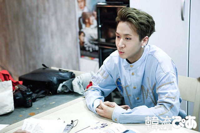 VIXXラビ　撮影：李俊永（STUDIO ZIP）