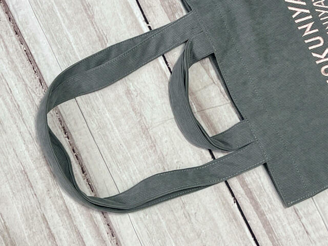 長短2種類の持ち手付きなのがうれしいポイント！長い持ち手はもちろん肩がけ可能♪