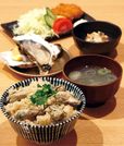 神田・おいしい魚ランチ／かき小屋 飛梅 神田西口店　かき飯DXセット—950円