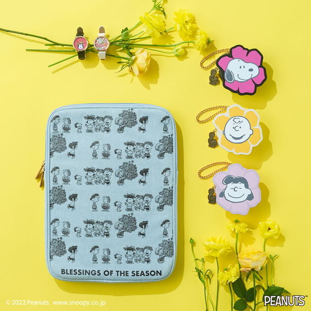 腕時計 各6,050円、PCケース 3,850円、キーポーチ 各2,200円