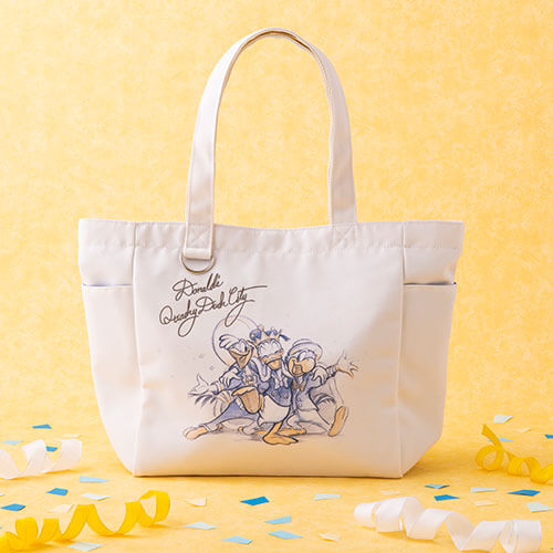 トートバッグ 4,600円｜スペシャルイベント「ディズニー・パルパル―ザ」第2弾「ドナルドのクワッキー・ダックシティ」スペシャルグッズ｜販売店舗：東京ディズニーランド「ディズニー&カンパニー」