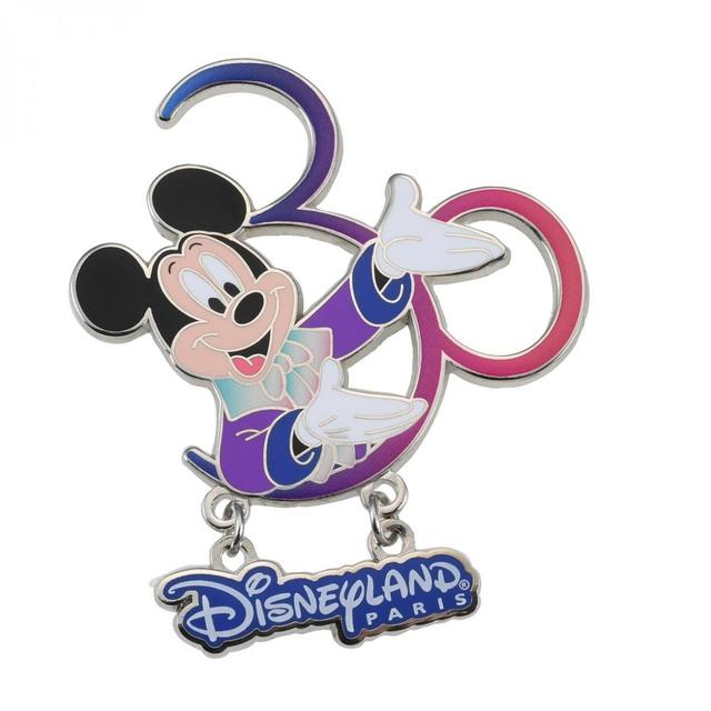 ミッキー ピンバッジ Disneyland Paris 30th Family 1,430円