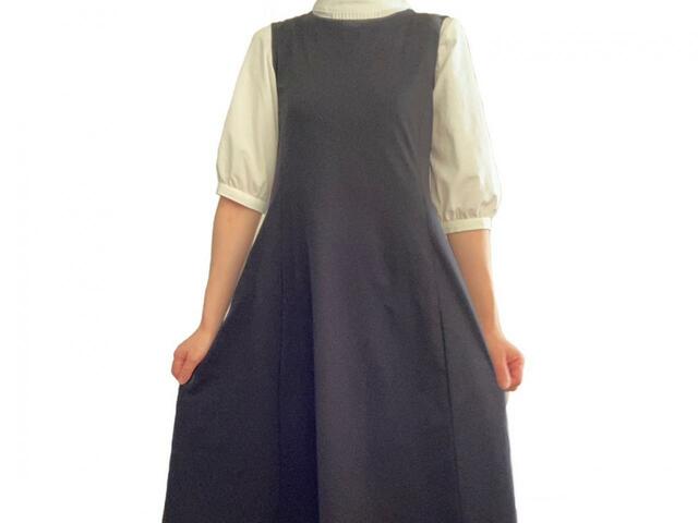 【UNIQLO ウルトラストレッチエアリズムワンピース】半袖シャツを中に入れて可愛らしい印象