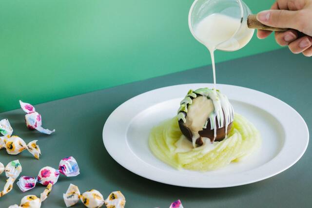 「ミルキーメルティチョコドーム」＜料金：1,300円（税込）＞「【24時間楽しめる「ミルキースウィートルームステイ」】