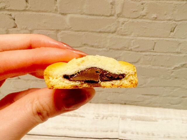 中にはチョコのフィリング入り