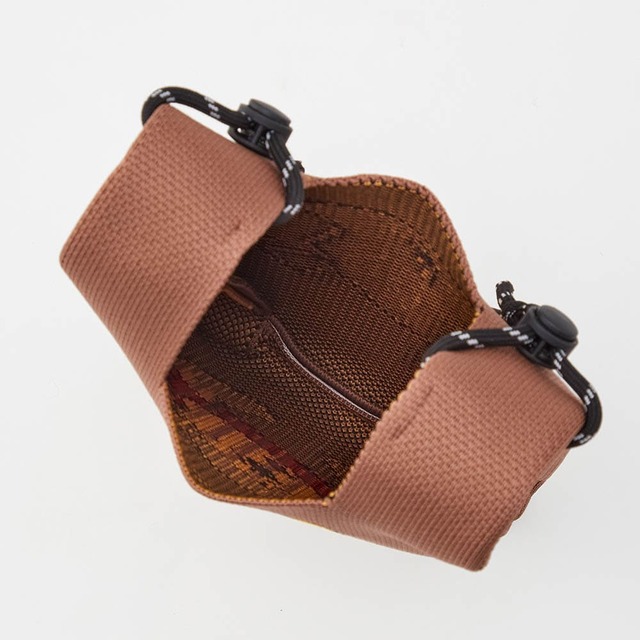 ニットショルダーバッグ（選べるキャラクター）｜￥2,490 （税込）