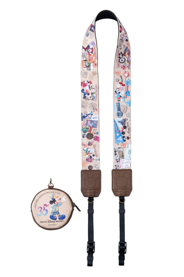 カメラストラップ 2,500円｜長さ約81×幅約4cm、フタ用ケース直径約9cm｜東京ディズニーリゾート35周年“Happiest Celebration! ”スペシャルグッズ