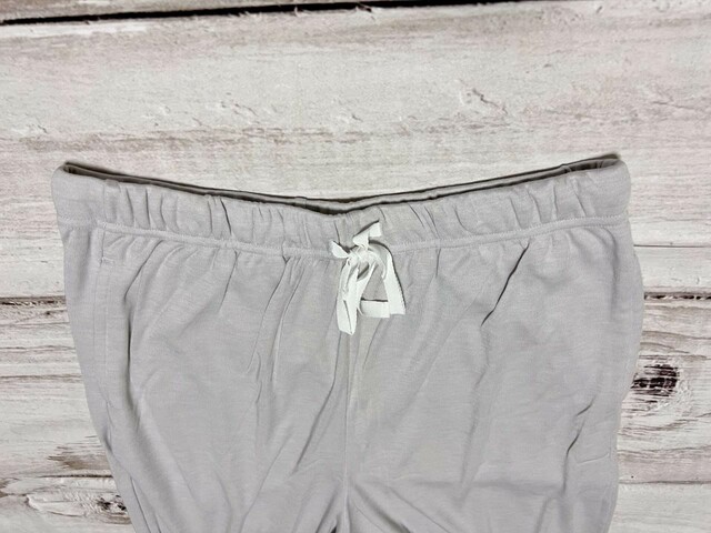 ウエストはゴム仕様なので楽ちん♪