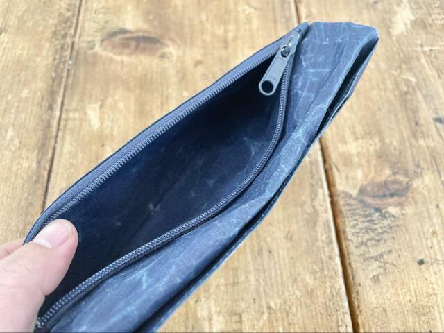 【SIWA　長財布】小銭入れは広々として取り出しやすい