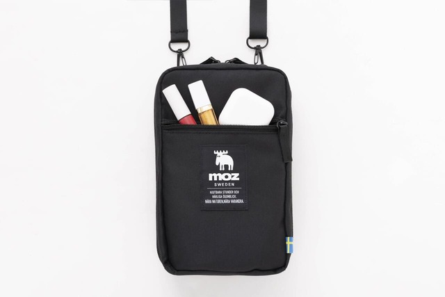 ファスナー付きのフロントポケット