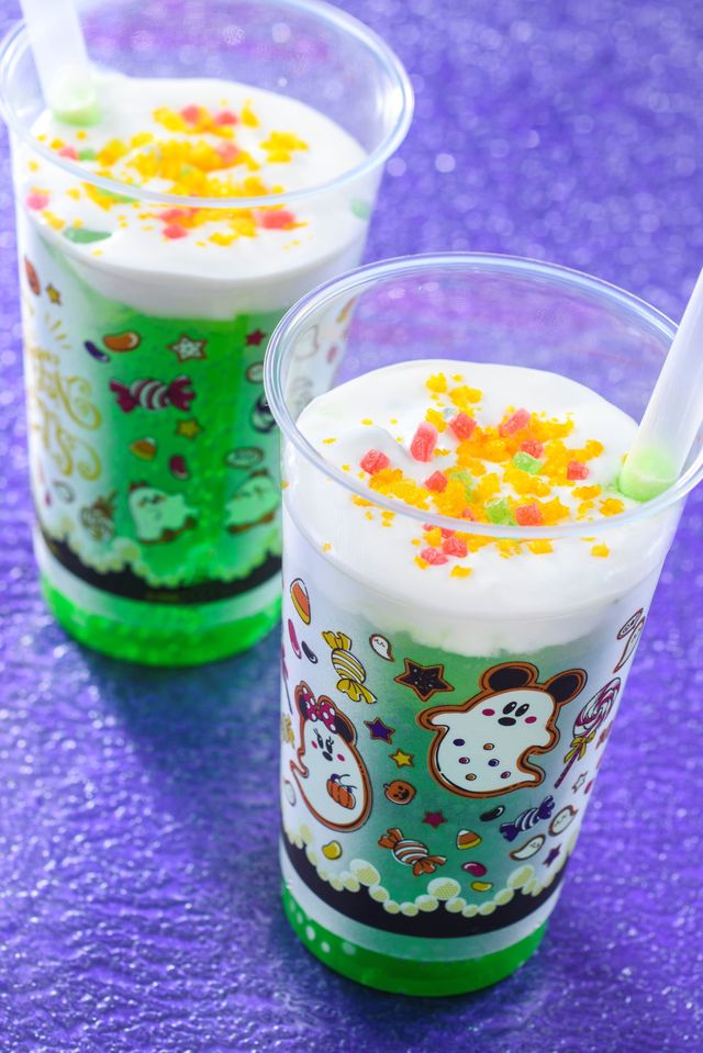 メロンソーダ（ホイップクリーム＆パイナップルシロップ）