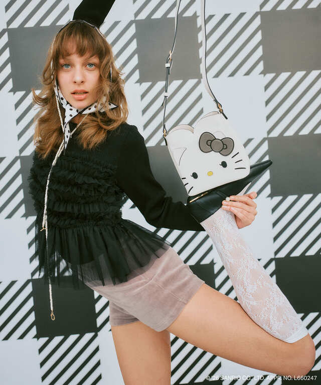 【ハローキティ×VIS】「ダブルフェイス ハートカットバッグ MINI」¥7,190／定番のハートカットバッグミニがハローキティ仕様に