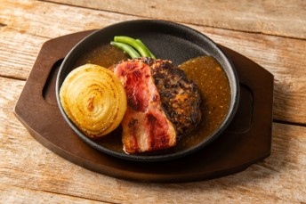 和風ガーリックソース×厚切りベーコン×グリルオニオン