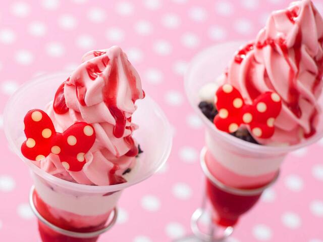 スペシャルサンデー 780円｜提供店舗：東京ディズニーランド「アイスクリームコーン」｜東京ディズニーリゾート「ミニー・ベスティーズ・バッシュ！」スペシャルメニュー