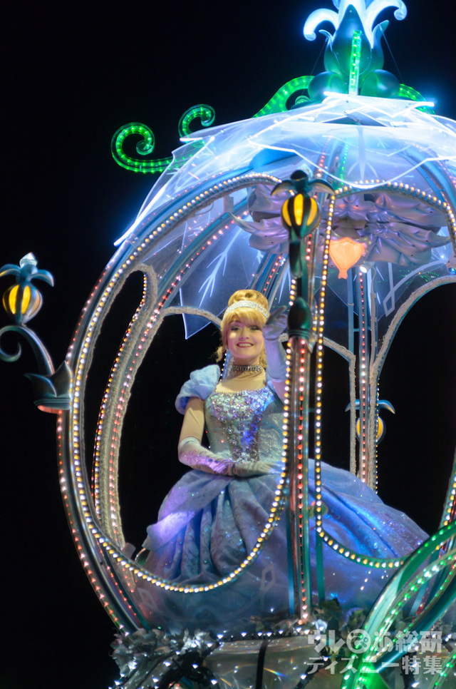 東京ディズニーランド・エレクトリカルパレード・ドリームライツ｜2017年「クリスマス・ファンタジー」