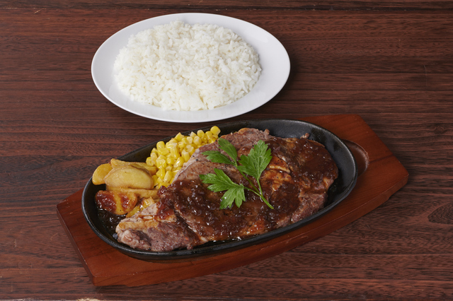 牛リブロースステーキ 1,480円｜THE OLD STATION Tokyo Beer & Grill