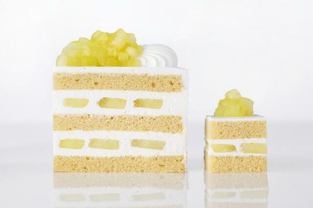 「​​​スーパーメロンショートケーキ」＜期間：2026年5月7日～6月30日＞【千葉県初！リラックマのコラボビュッフェがスタート！パティシエが手がけるリラックマのスイーツが勢ぞろい♪】