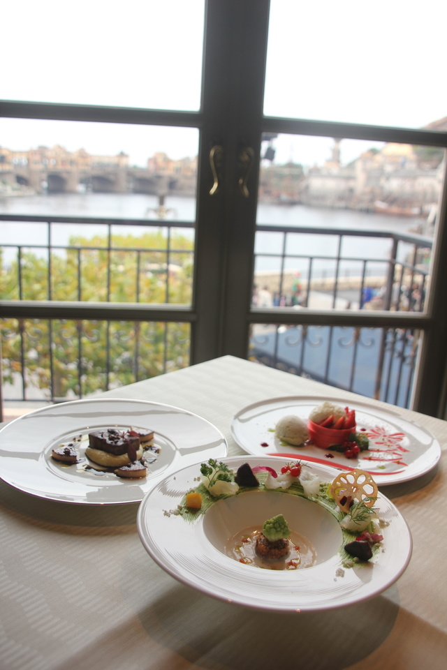 東京ディズニーシー・ホテルミラコスタ「オチェーアノ」“クリスマス・ウィッシュ”ランチコース 2015年