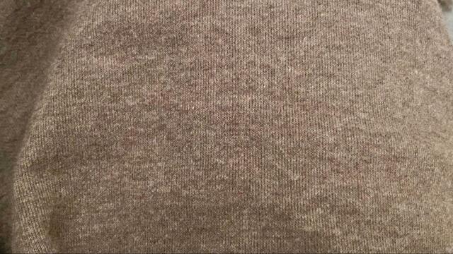 【UNIQLO　ブラッシュドジャージータックワイドパンツ】起毛感があり、ぬくもりを感じさせる風合いでジャージー素材で快適な着心地