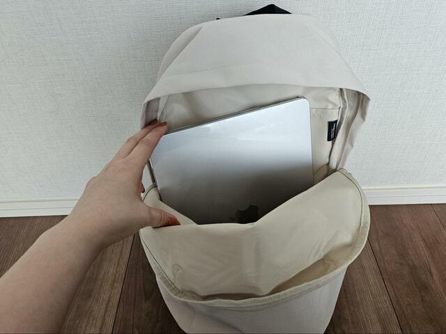 【KEYUCA N撥水 ライトシェル リュック】13インチのMacBookを入れても余裕があります！