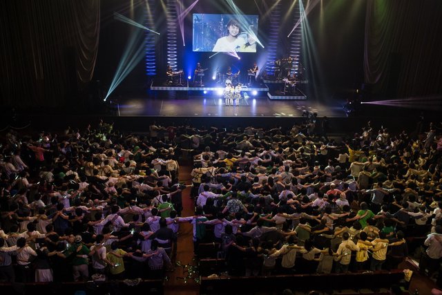 オフィシャルショット