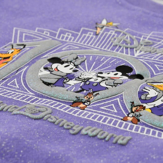 ディズニーキャラクター キッズ用長袖トレーナー The Disney100 Platinum Celebration Collection 6,600円