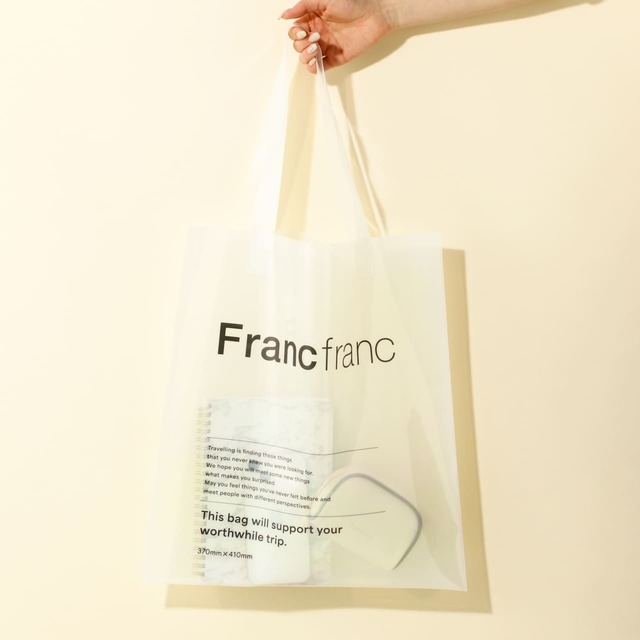 日常使いにお気に入りのポーチをコーディネート