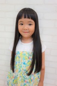 「オン眉スーパーロング」©KID'S HAIR DESIGN CHOKKIN'S