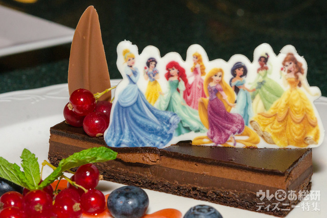 メインストリートUSA「メインストリート・コーナー・カフェ」｜香港ディズニーランド・リゾート