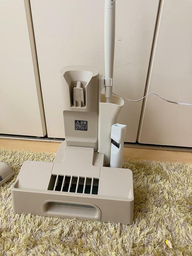 【充電式紙パックスティッククリーナー MagiCaleena(マジカリーナ)】約4時間で充電満タンになります