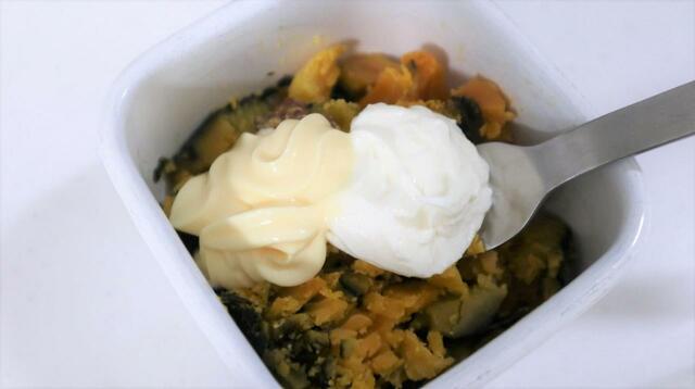 【トップバリュ プロテイングラノーラ】どこでも買える惣菜の「かぼちゃ煮」で…