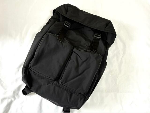 【UNIQLO マルチポケットバックパック】カラーはブラックとオリーブの2展開。サイズは約縦47×横28.5×マチ14cmです