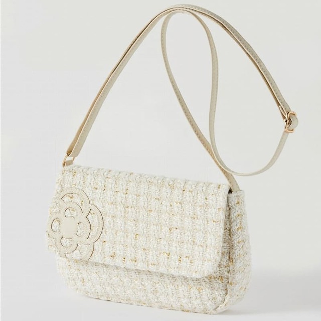 【『CLATHAS ツイードショルダーバッグBOOK』（宝島社）】ファッションが華やぐアイボリーカラーが美しい！