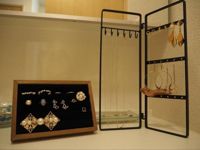 【3COINS アクセサリースタンド】これでこまごましたアクセサリーをすっきり片付けられます