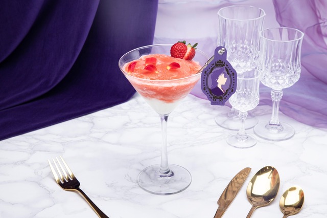 毛利蘭のストロベリースムージー　　990円（税込1,089円）｜名探偵コナンカフェ