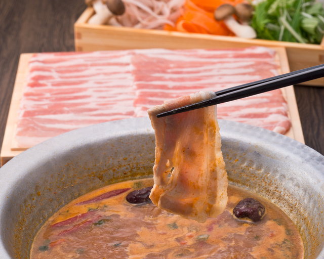 大人気「豚辛しゃぶ鍋」