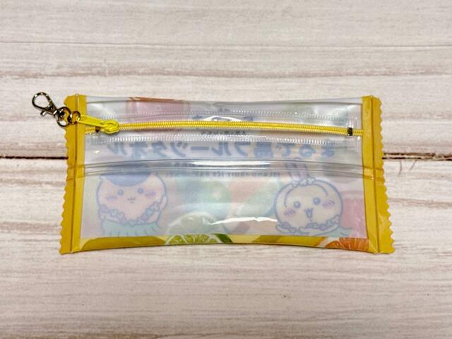 背面はクリア仕様になっており、中身が一目でわかるのが便利「映画ちいかわ まるで島フルーツタオル うさぎとくりまんじゅうver.」
