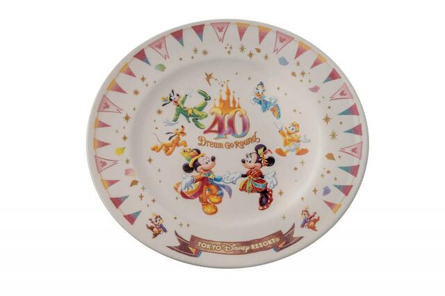 ブリオッシュサンド(カスタードホイップ&オレンジ)、スーベニアプレート付き 950円|東京ディズニーリゾート40周年“ドリームゴーラウンド”スペシャルメニュー