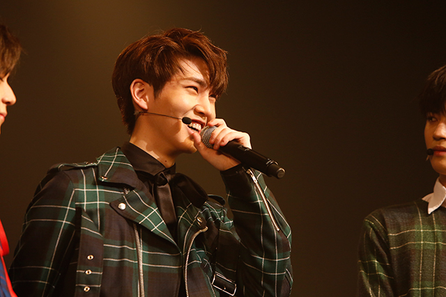 PENTAGONシンウォン　12月10日＠東京・豊洲PIT