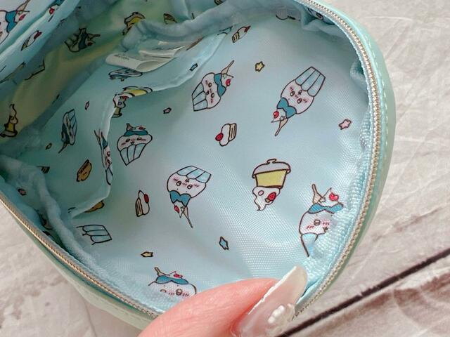 なんと内側も総柄に…！細かいところまで凝っているのがうれしい♪