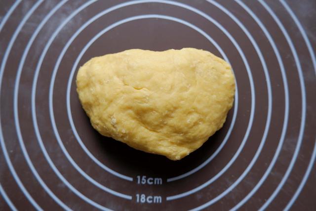 【生地からつくる 手打ちパスタ】生地を捏ねていきます