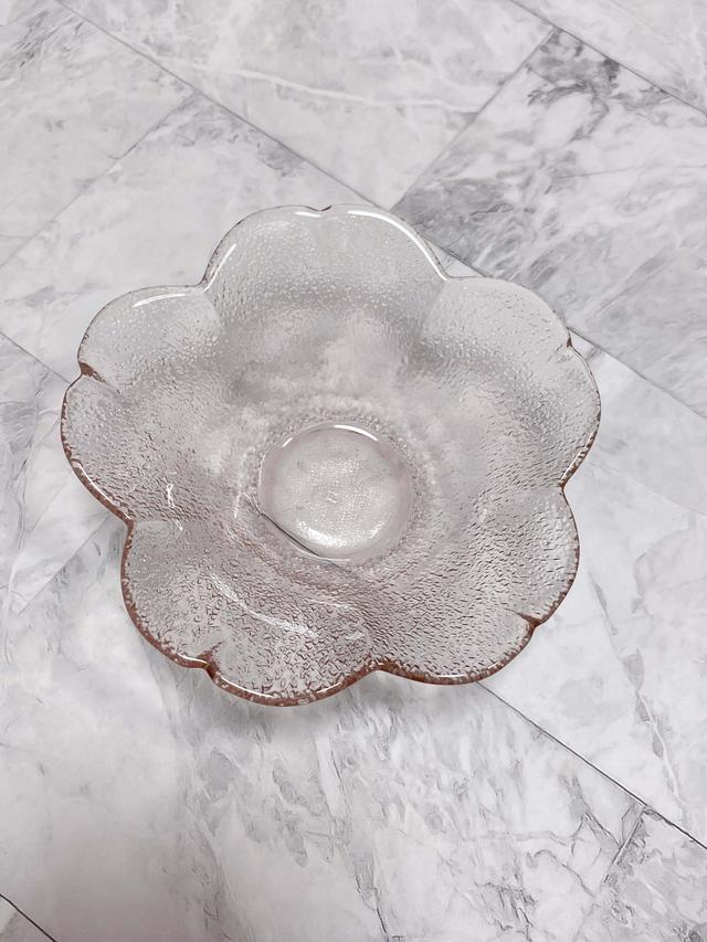 【ナチュラルキッチン】ガラス小鉢桜 浅型／税込110円